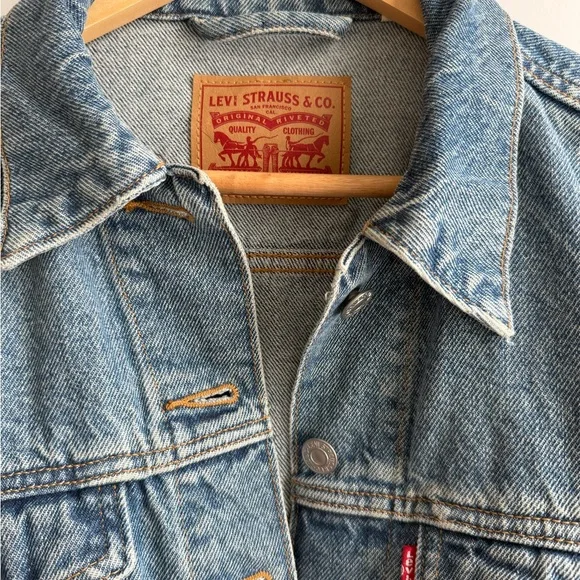 Levi's Denim Jacket - Picture 2 of 4